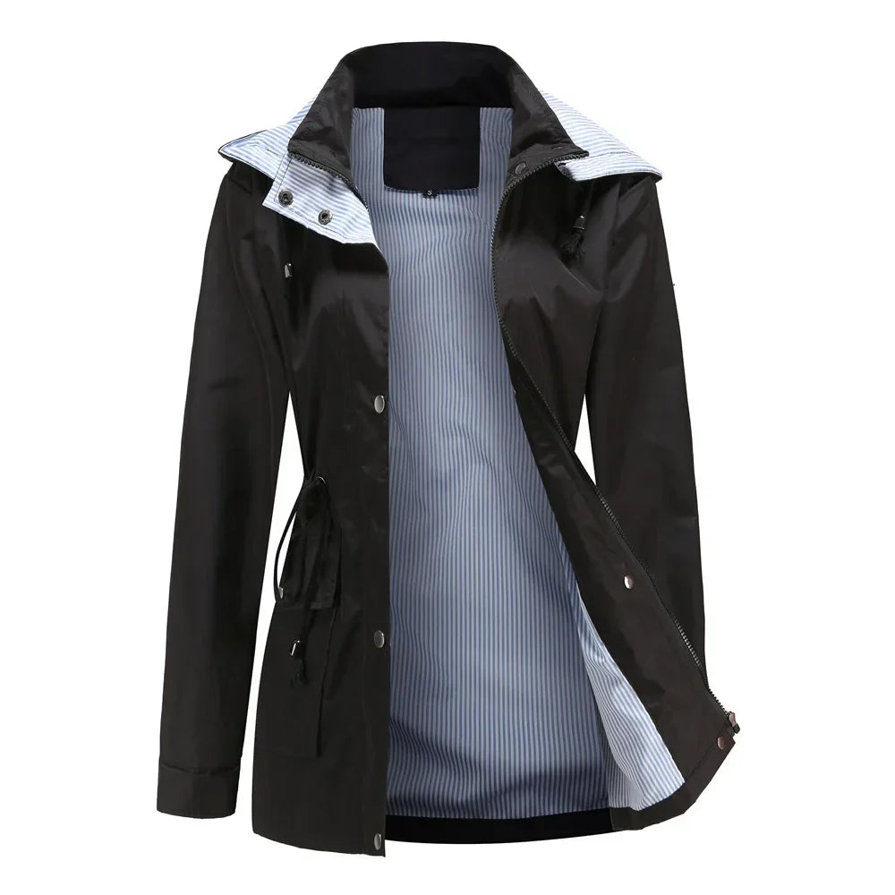 Élégant trench d'hiver pour femme, imperméable et polyvalent, parfait pour un look chic.