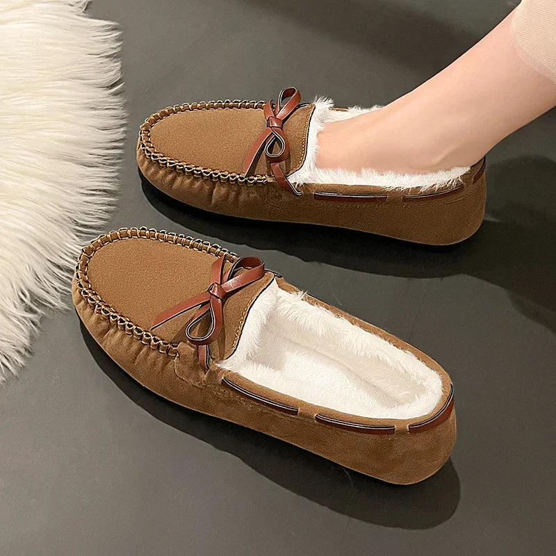 Chaussures plates confortables LuxeStep pour femme, mocassins en suède avec nœud, parfaits pour la mode automnale.