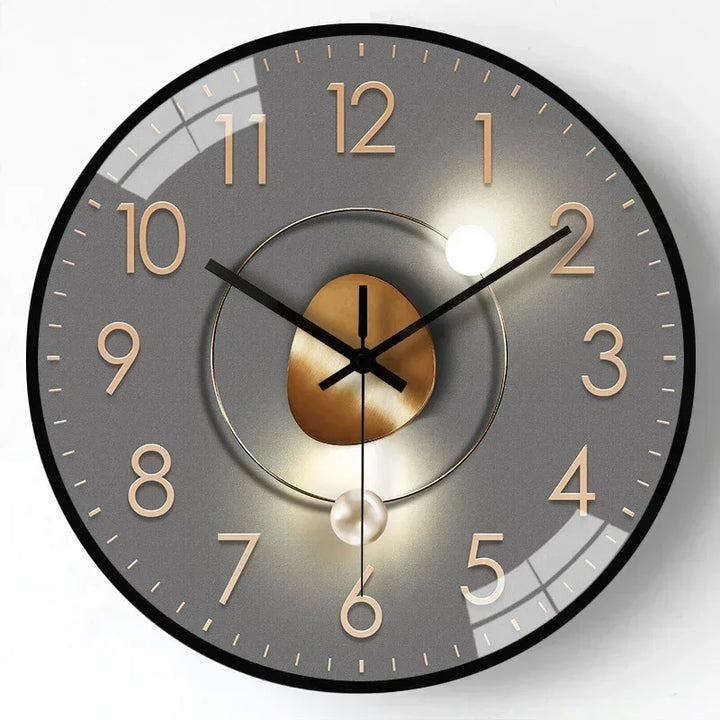 Horloge murale moderne et ronde avec grands chiffres, ajout décoratif élégant pour tout espace intérieur.