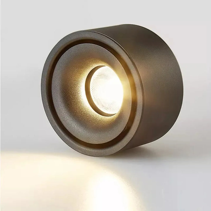 Spot LED encastré pour cuisine, éclairage fonctionnel et moderne, anti-éblouissement, grand confort visuel.