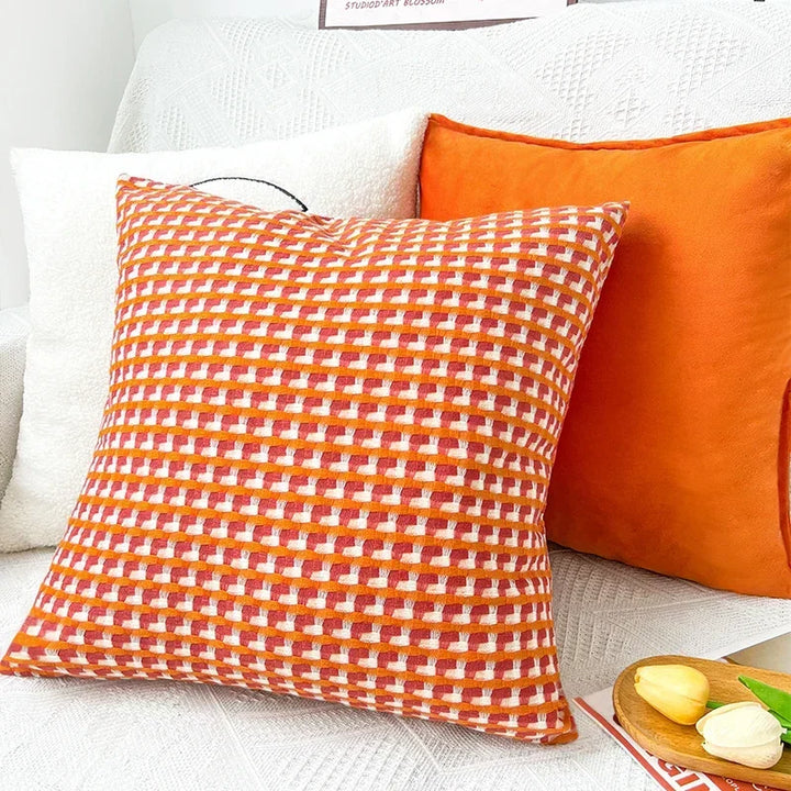 Housse de coussin 45x45 cm, design géométrique moderne, parfait pour un salon contemporain.