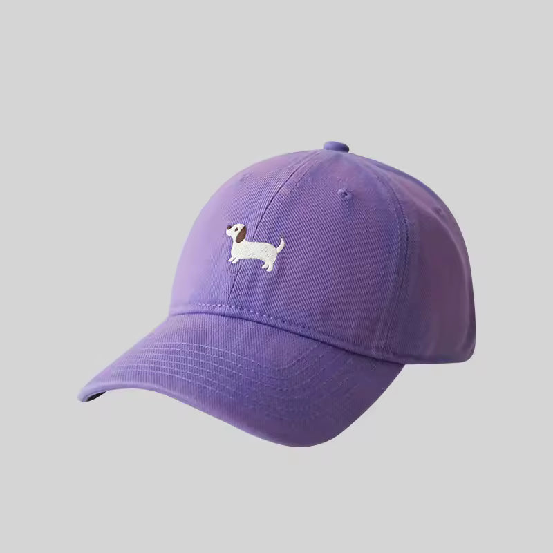 Casquette femme en coton brodé teckel, design décontracté chic, taille ajustable.