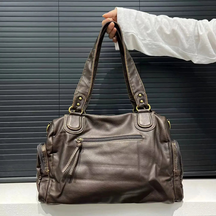 Sac cabas marron foncé pour femme, grand et spacieux. Idéal pour organiser vos affaires avec style élégant en cuir PU.