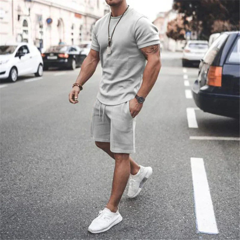 Mode masculine d'été : ensemble chemise et short décontracté Ethan, idéal pour les chaudes journées.