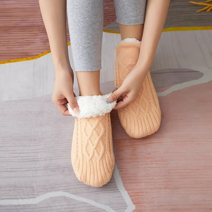 Chaussettes de sol en cachemire épaissi, offrent une isolation supérieure et un confort hivernal.