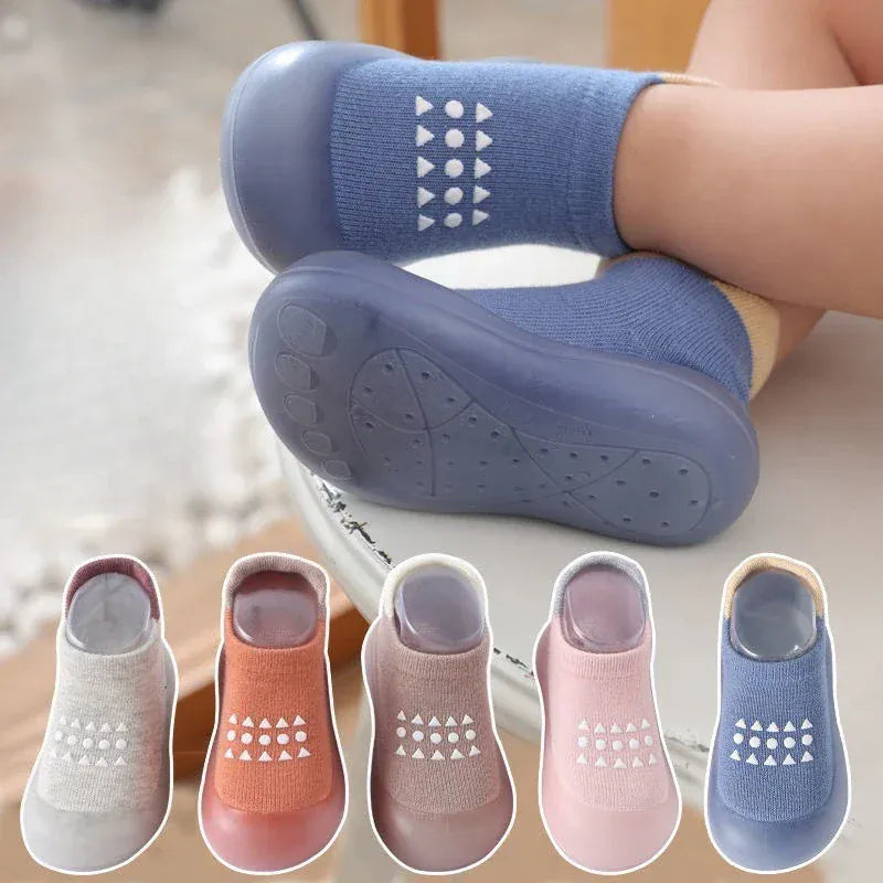 Chaussures chaussettes bébé unisexes, antidérapantes et respirantes pour l'été. Premiers pas confortables.