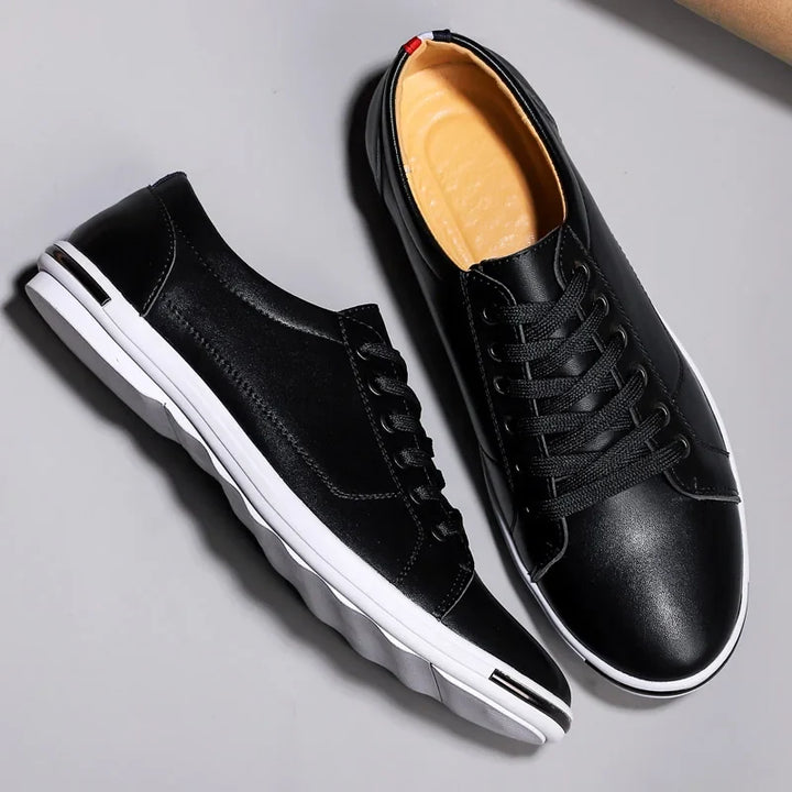Chaussures homme Isidro en matière respirante, légères et confortables, idéales pour le quotidien.
