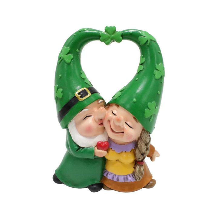 Gnomes de jardin souriants, figurine couple amoureux avec chapeaux trèfle et cœur, pour égayer votre jardin.