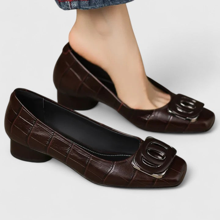 Chaussures Jozie noires pour femmes: style chic, talon bloc confortable. Parfaites pour le travail ou événements.
