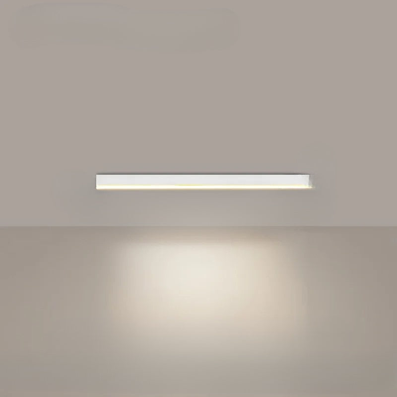 Lampe de plafond LED ajustable. Un luminaire design qui modernise votre salon ou votre bureau.