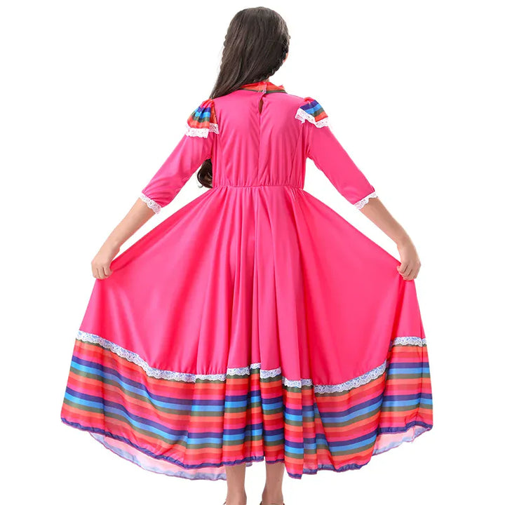 Déguisement folklorique mexicain pour fille, robe vivement colorée avec broderies traditionnelles, parfait pour la scène.