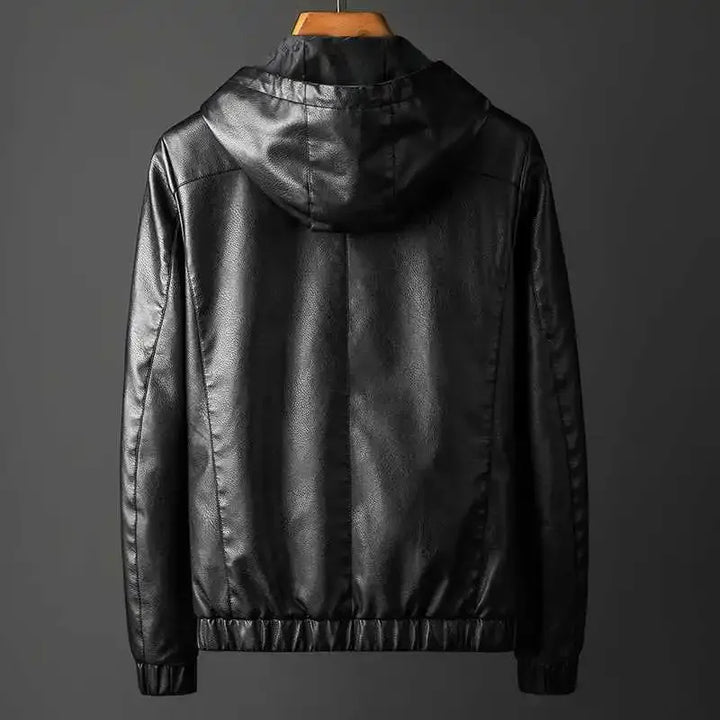 Veste homme moderne et tendance avec capuche, style urbain. Idéale pour les saisons automne et printemps.