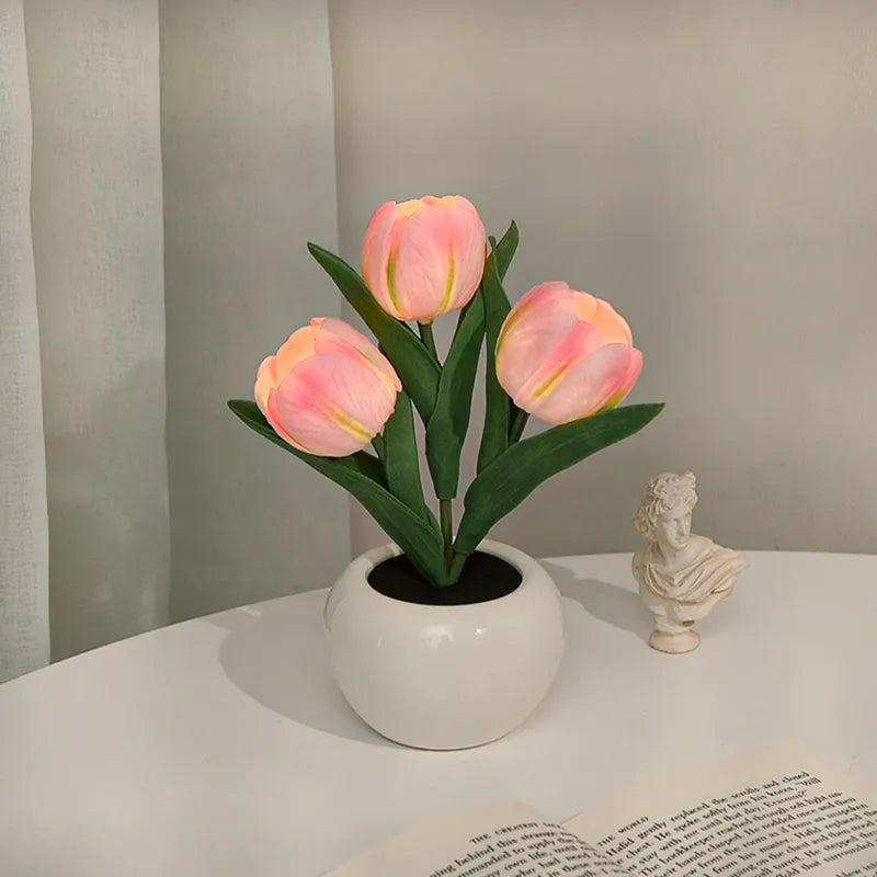 Lampe de table LED tulipe sans fil, design floral élégant pour salon et chambre, lumière d'ambiance douce.
