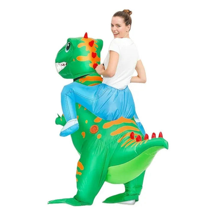 Déguisement Triceratops gonflable facile à porter pour adultes et enfants. Idéal pour un carnaval ou une soirée déguisée originale.
