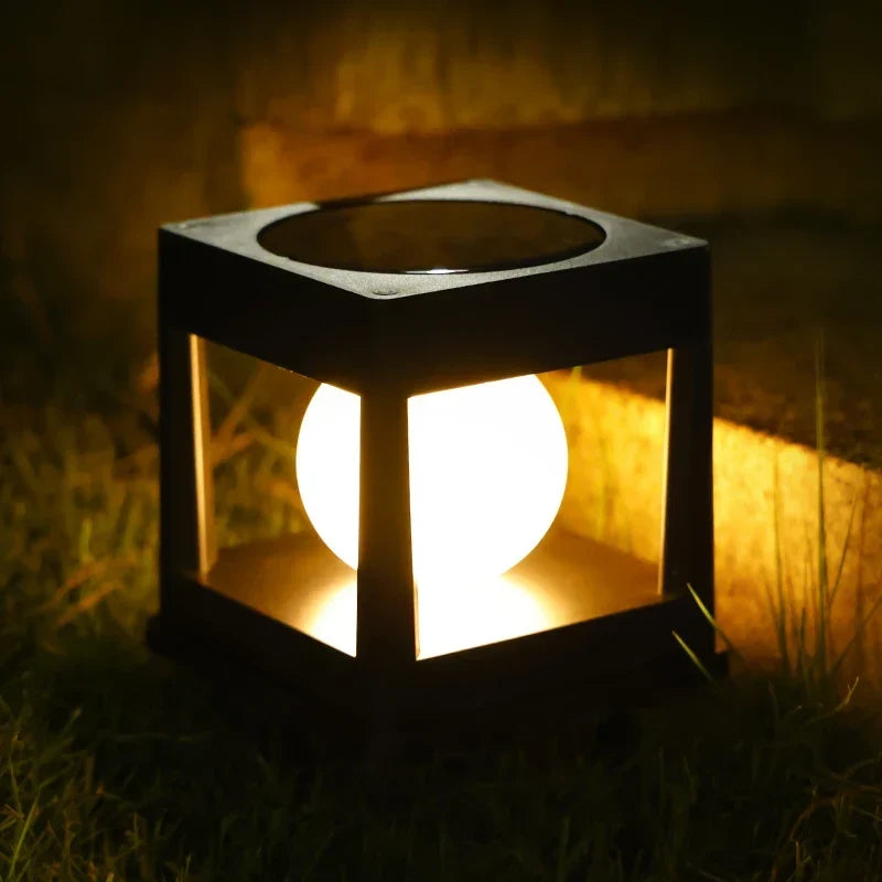 Lampe solaire LED extérieure pour jardin, éclairage automatique et autonome la nuit.