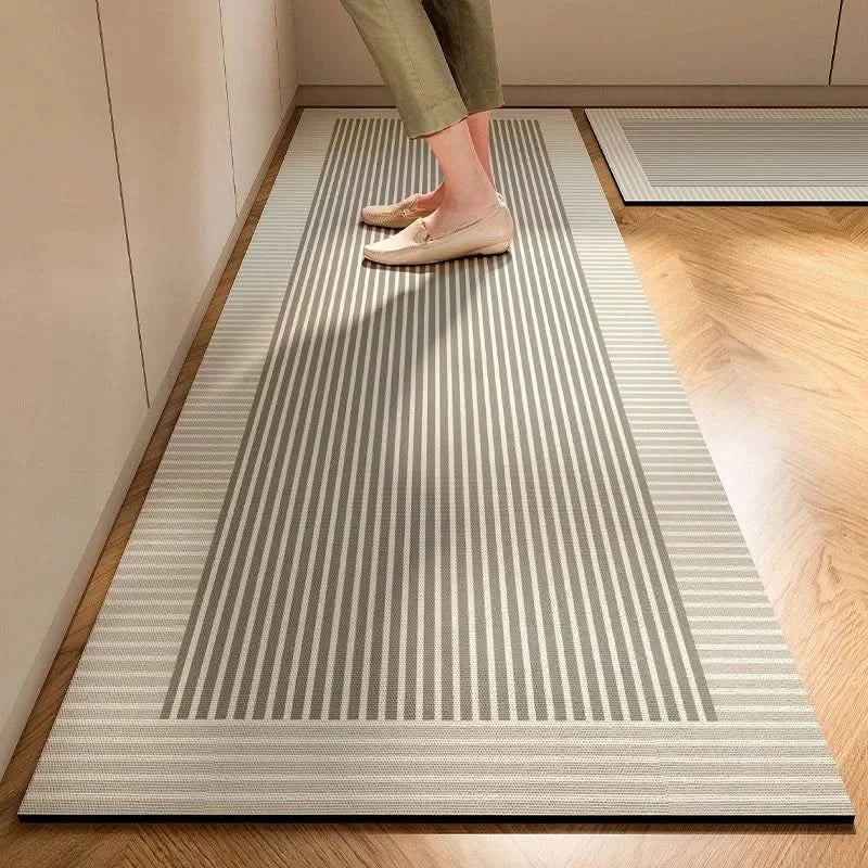 Tapis de sol lavable pour cuisine, design minimaliste et entretien facile, idéal pour hygiène et propreté.