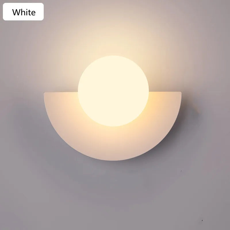 Lampe murale LED géométrique, demi-cercle lumineux, style moderne, idéal pour chambre ou couloir.