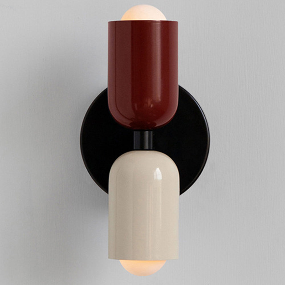 Applique LED design double face, éclairage contemporain pour espaces de vie.