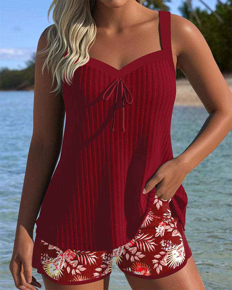 Ensemble maillot de bain femme floral élégant, idéal plage et piscine estivale.