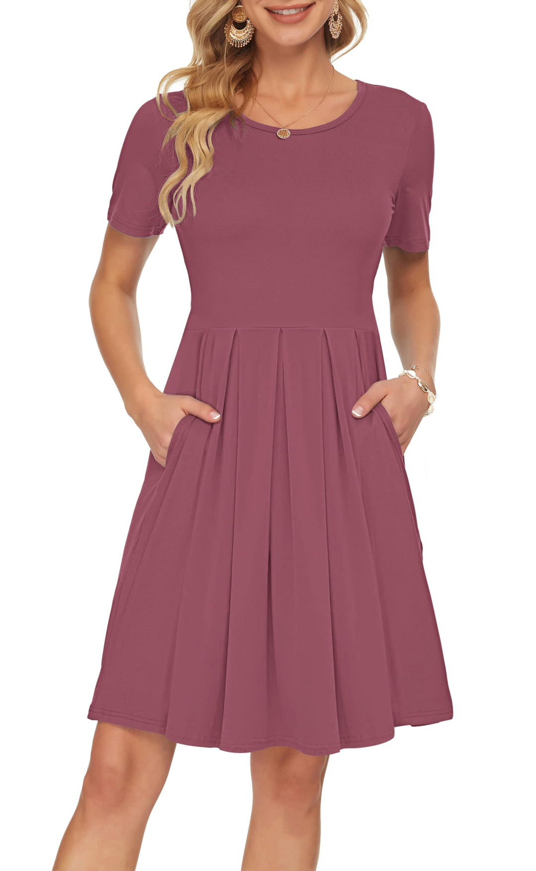 Robe ample femme plissée avec poches, manches courtes, confortable et élégante pour le printemps.