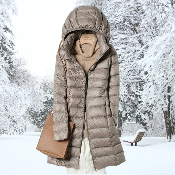 Intérieur doublé doux et chaud de la veste d'hiver femme, garantissant un confort optimal et une excellente isolation.
