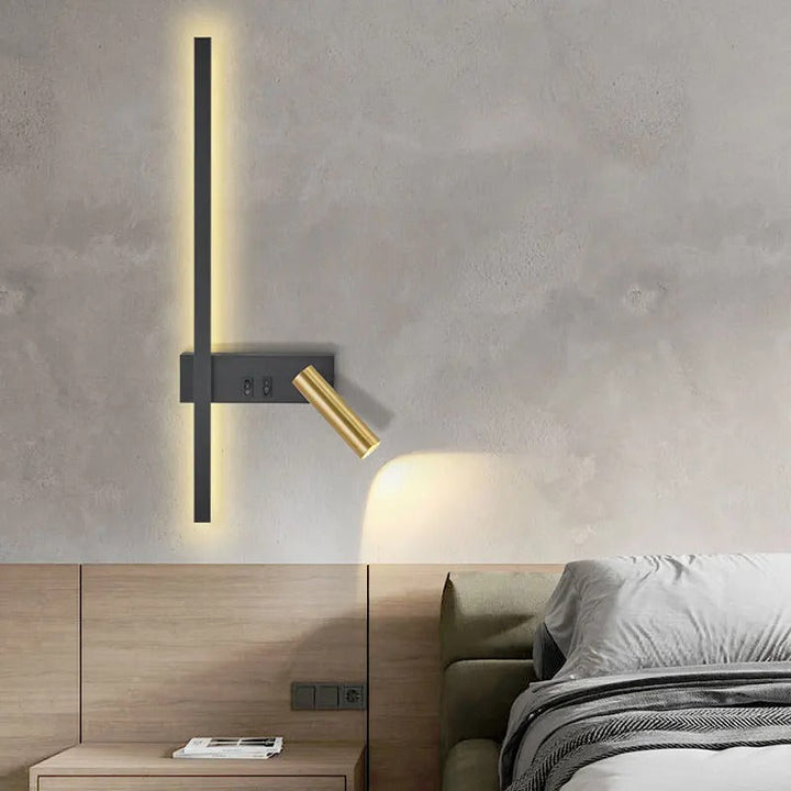 Luminaire mural LED minimaliste avec spot orientable, parfait pour chambre ou couloir, lumière directionnelle.