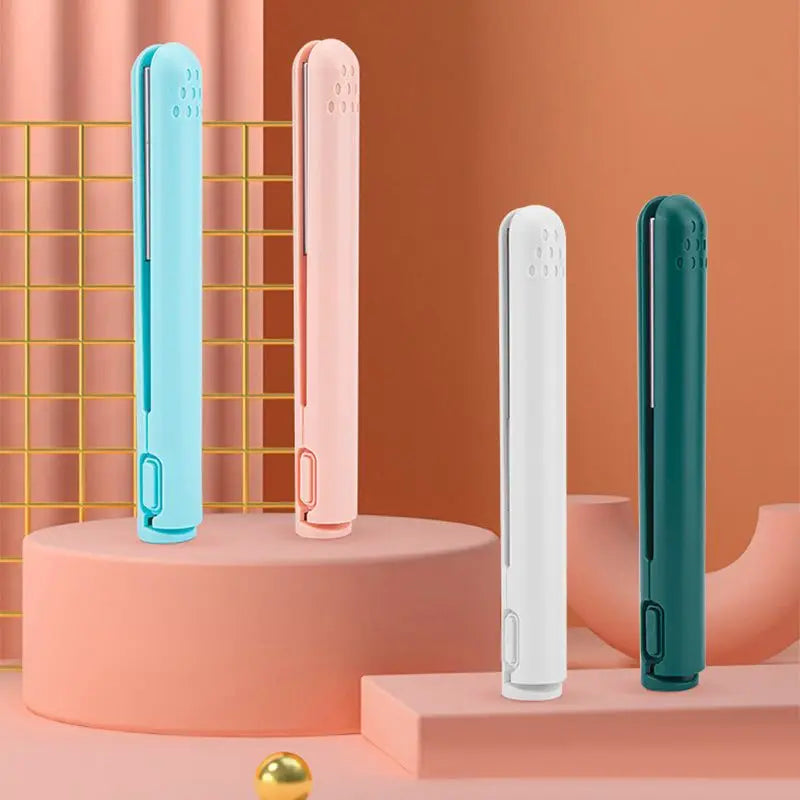 Fer à boucler lisseur USB sans fil LuxeCurl Pro. Idéal pour coiffure rapide en voyage. Plaques céramique.