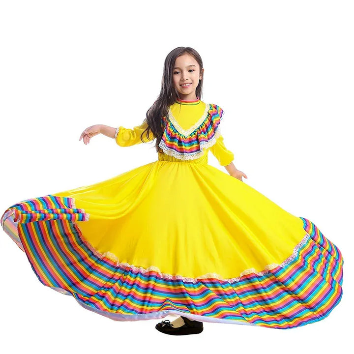 Costume traditionnel mexicain pour jeune fille, une robe festive aux couleurs vives pour la danse et les célébrations.