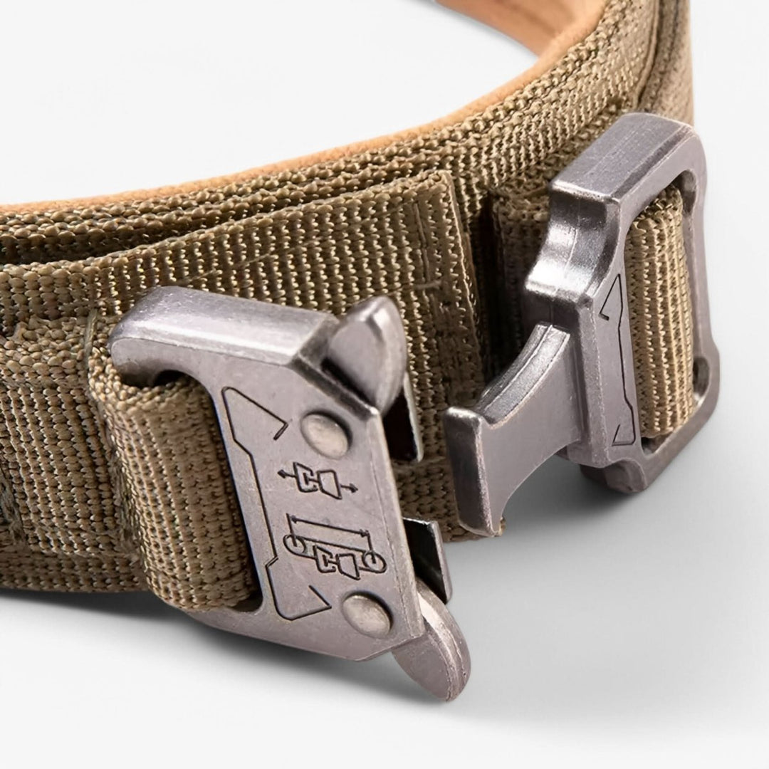 Collier pour chien TACTICALK9, robuste et fiable pour toutes les activités extérieures et d'entraînement.