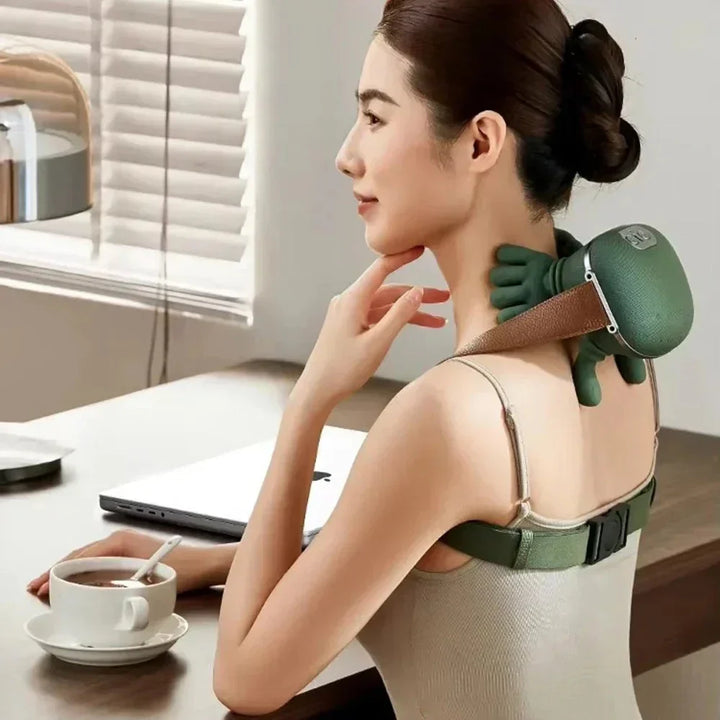 Masseur portable avec fonction chaleur, idéal pour le bien-être musculaire du cou.