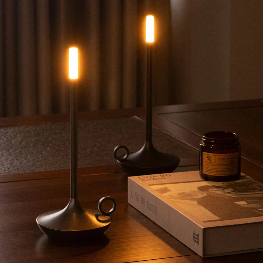 Luminaires LED sans fil rechargeables, lampe de chevet moderne pour chambre à coucher.