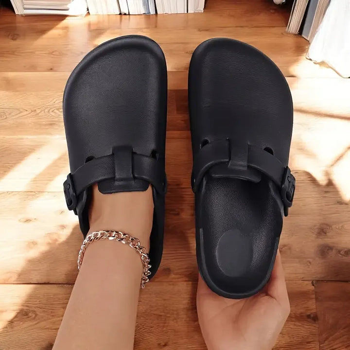 Chaussures sabots légères et respirantes pour hommes et femmes, idéales pour le jardin, la plage ou comme pantoufles.