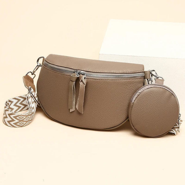 Sac banane élégant pour femme en cuir, disponible en plusieurs coloris (beige, noir, kaki, marron).