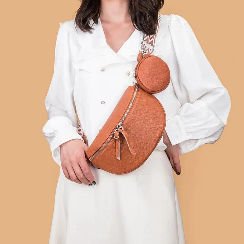 Sac banane en cuir marron, accessoire de mode tendance pour femme, parfait pour un look moderne.