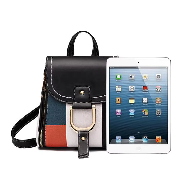 Intérieur organisé du sac à dos femme en cuir vegan, pour ranger tous vos essentiels de ville.