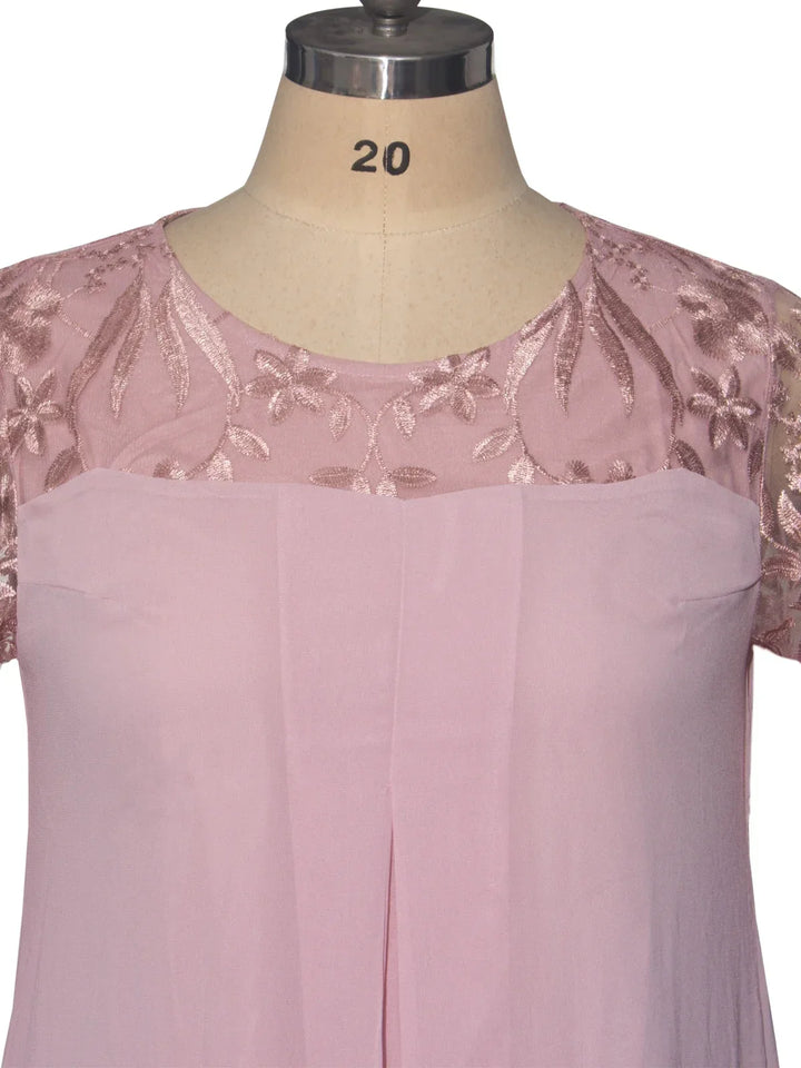 Robe formelle fleurie grande taille pour femme. Élégance automnale, idéale pour événements spéciaux et mariages.