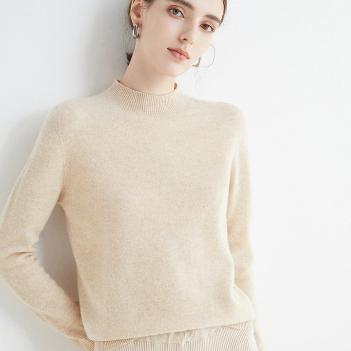 Haut femme PARIS en cachemire ultra doux, pull élégant et confortable, parfait pour un look chic et décontracté.