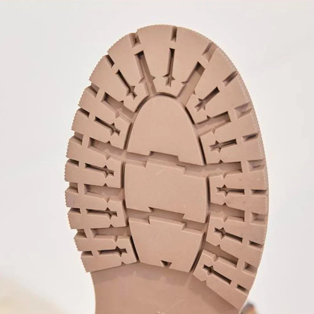 Bottes femme casual chic pour la neige et la ville. Chaudes, élégantes, antidérapantes et très confortables cet hiver.