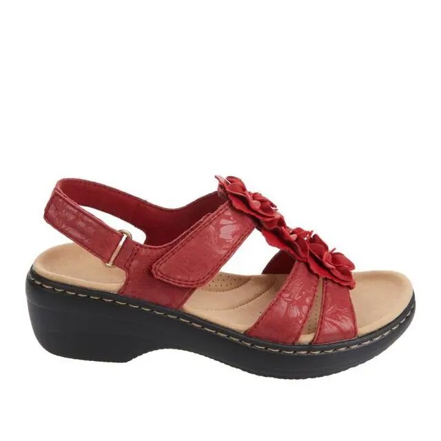Chaussures d'été femme, sandales plates style bohème, idéales pour le confort quotidien.