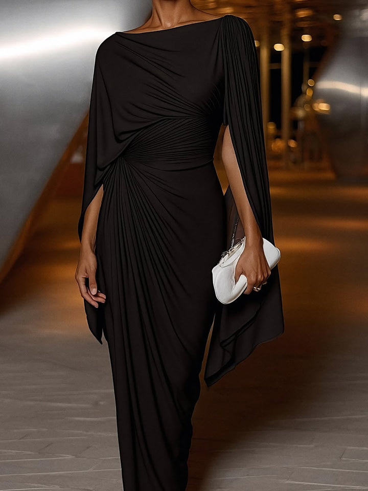 Robe longue femme asymétrique, plissée drapée, parfaite pour look élégant de soirée ou gala.