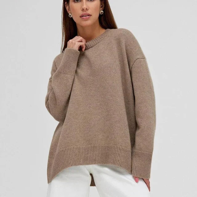 Chandail femme doux et chaud, parfait pour la saison froide. Un basique chic et confortable.