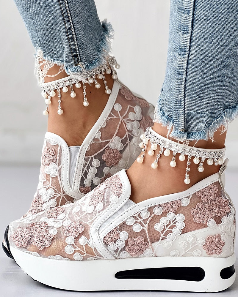 Baskets respirantes femmes, confort actif. Chaussures orthopédiques élégantes pour la marche et le quotidien.