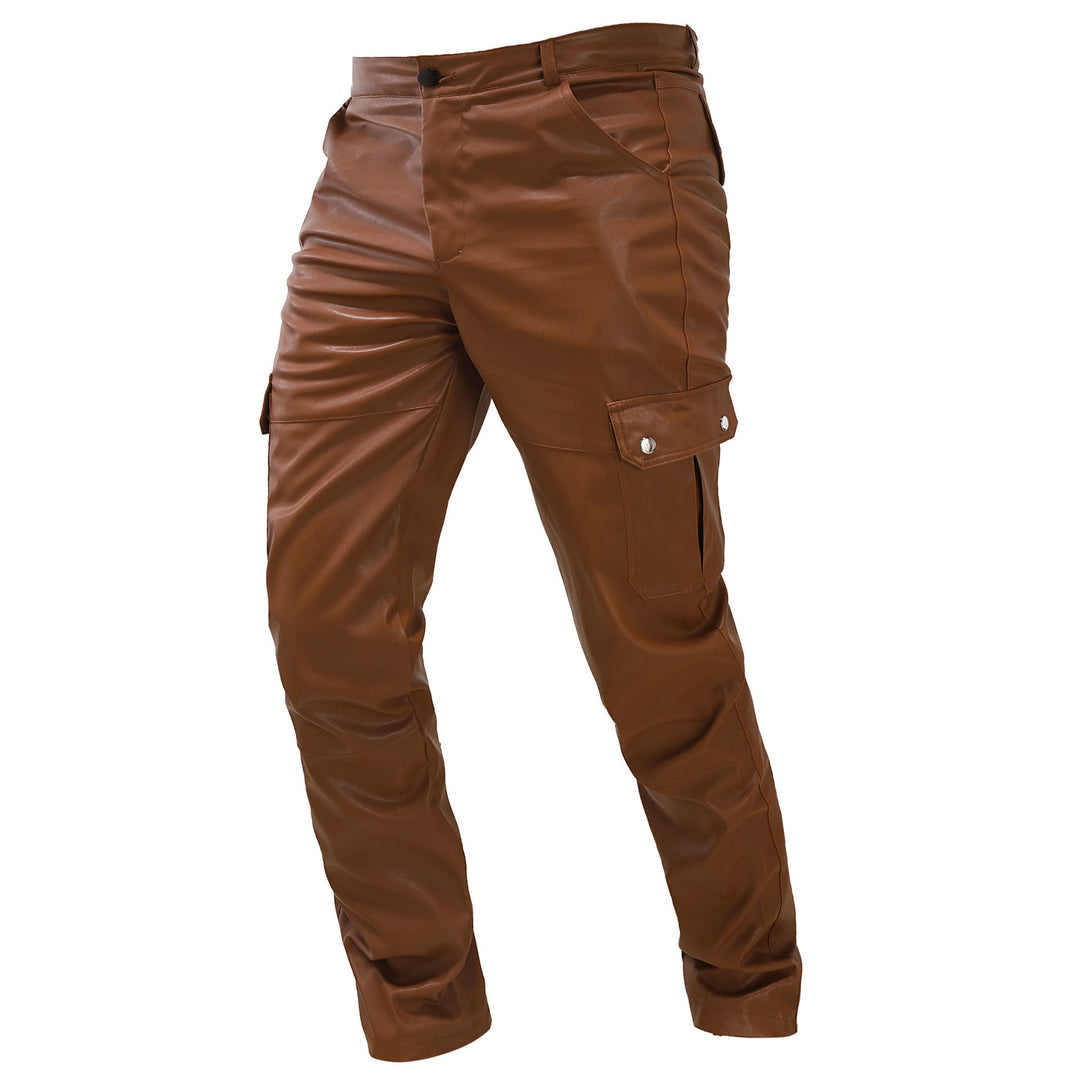 Pantalon cargo homme effet cuir noir, style urbain et moderne, avec poches pratiques pour tenue décontractée.
