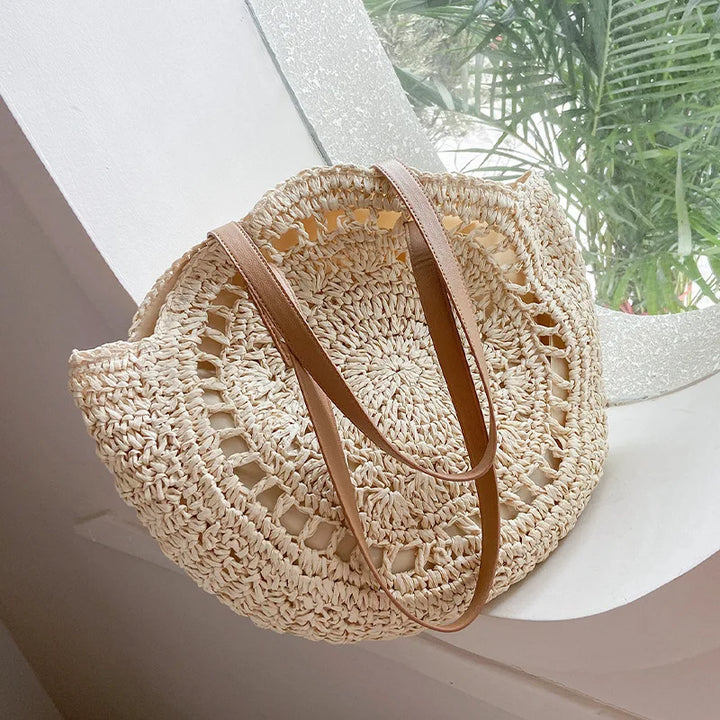 Sac de plage en paille tressée, grand et léger, idéal pour femme, style bohème chic estival.