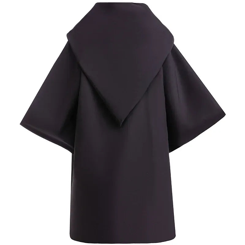 Déguisement enfant rayé avec cape et accessoires, parfait pour Halloween ou carnaval.