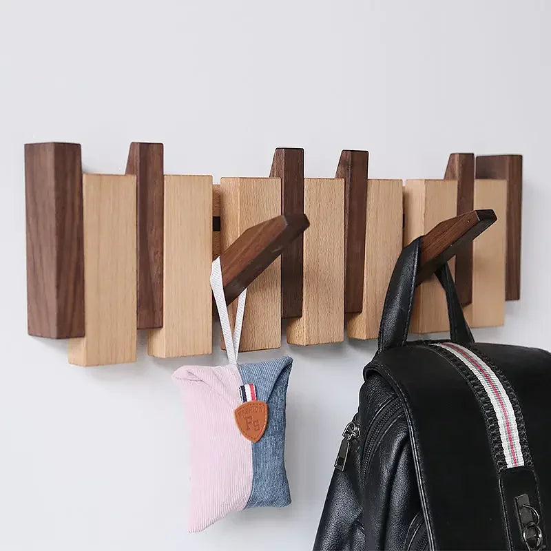 Porte-manteau mural design piano. En bois élégant, maximise le rangement dans votre entrée.