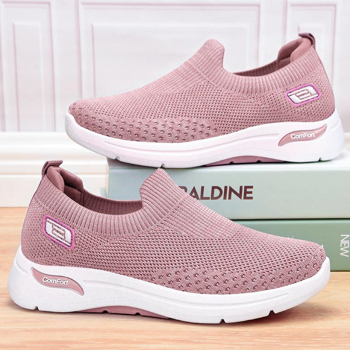 Chaussures ComFort à enfiler pour femme, confort optimal et maintien d'une posture correcte pour la marche.
