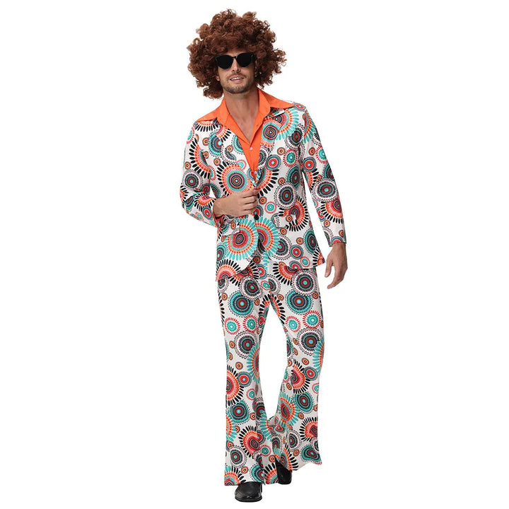 Déguisement homme disco années 80 avec chemise à motifs et pantalon patte d'éléphant coloré.