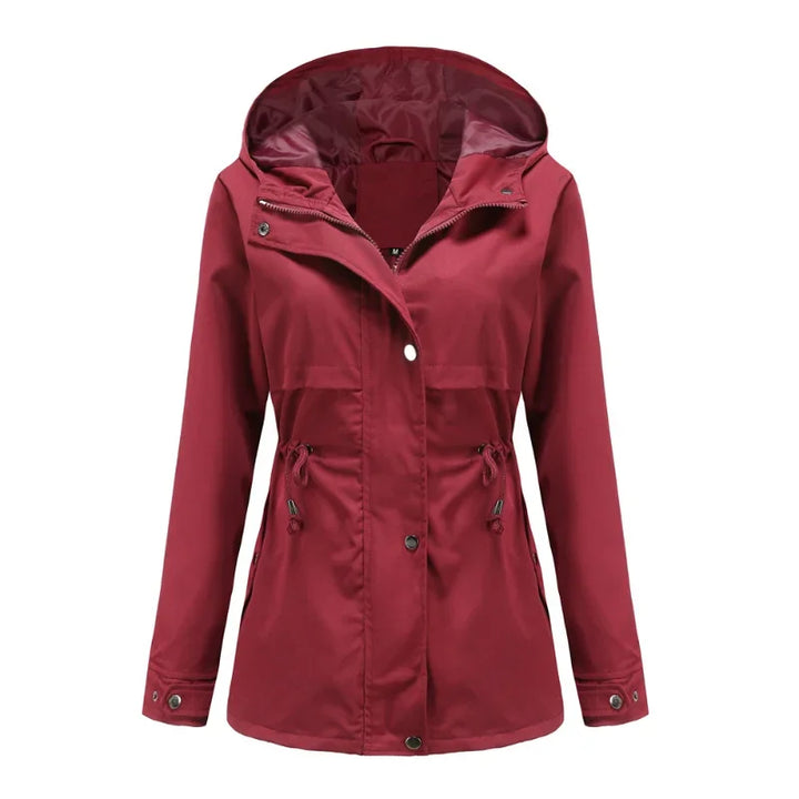 Capuche ajustable du manteau imperméable femme, protection pluie efficace et style moderne.