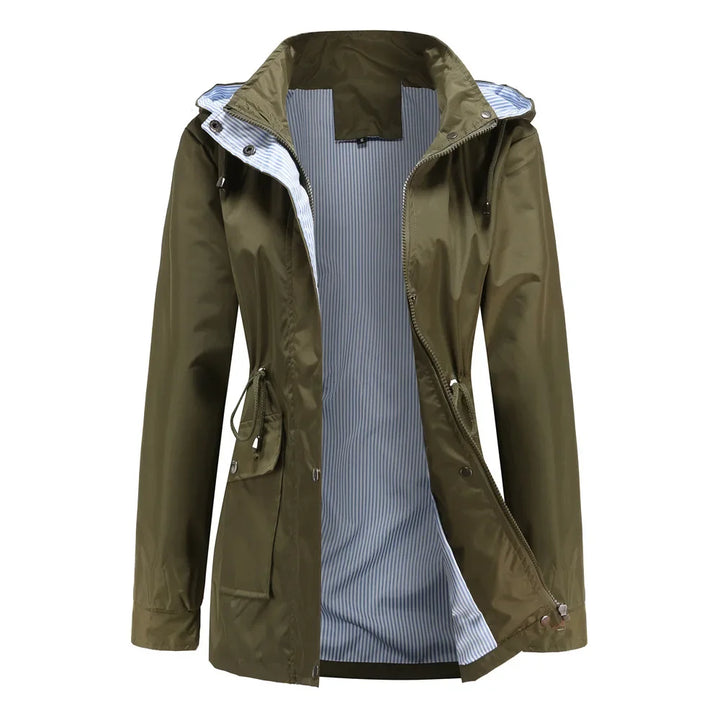 Trench-coat hivernal pour femme, beige classique, imperméable et élégant pour la ville.